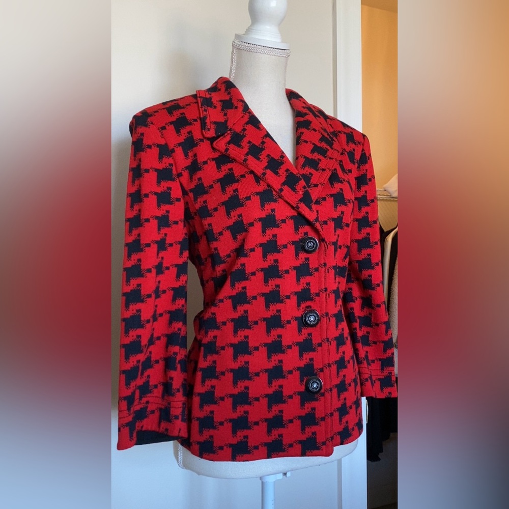 Vintage St. John Shoulder Padded red and black houndstooth blazer.